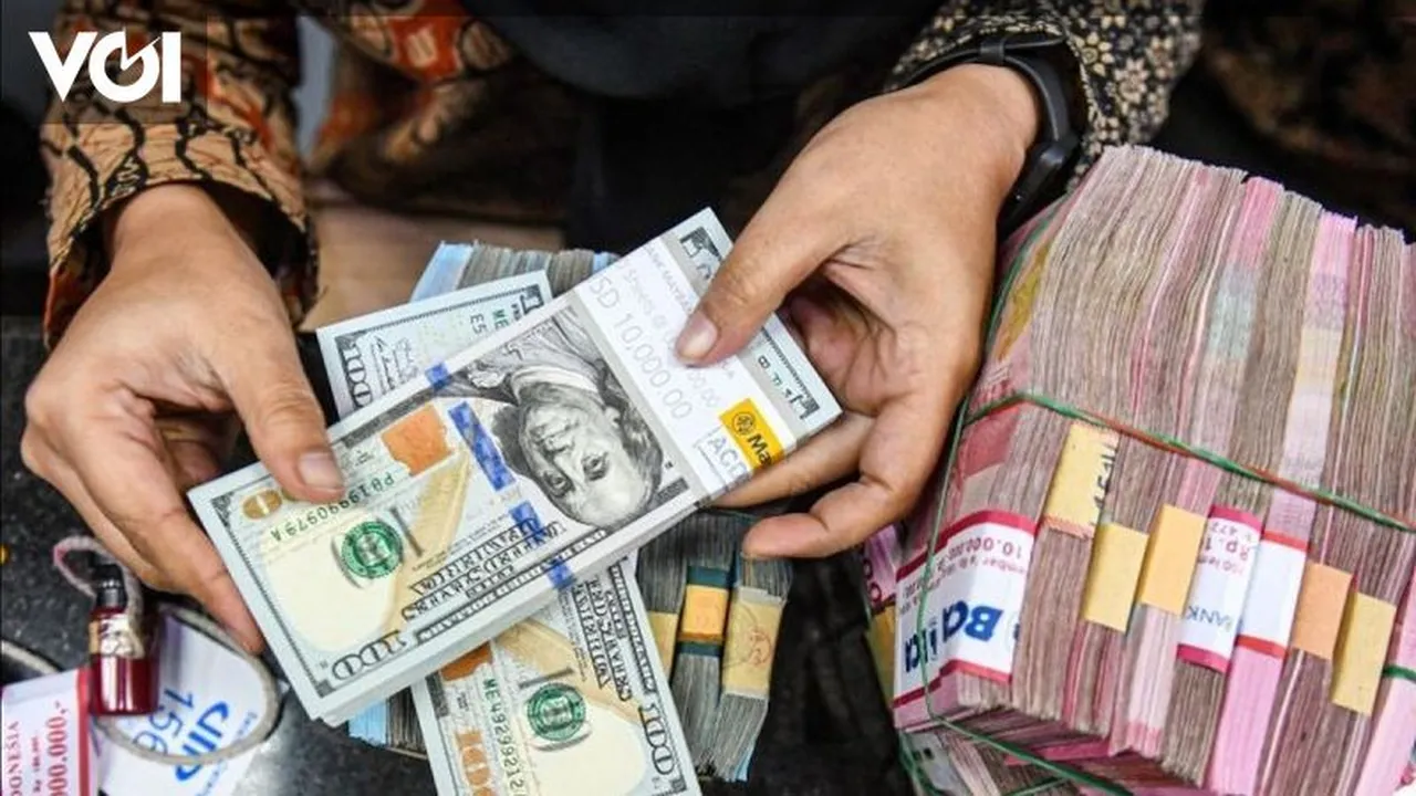 فرص صعود الروبية أمام الدولار بعد تصريحات ترامب الأخيرة بشأن التعريفات الجمركية
